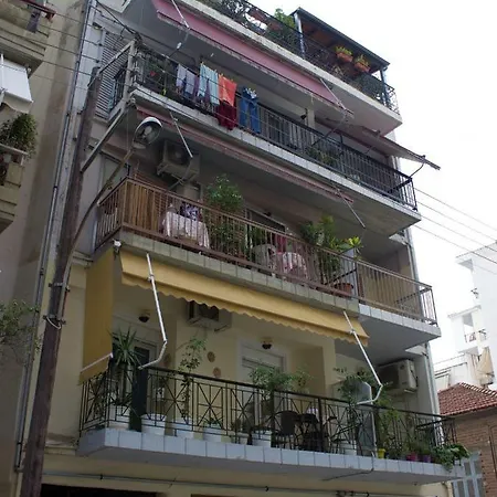 Cute Apartment In The Center Of The City Larissa Exterior photo